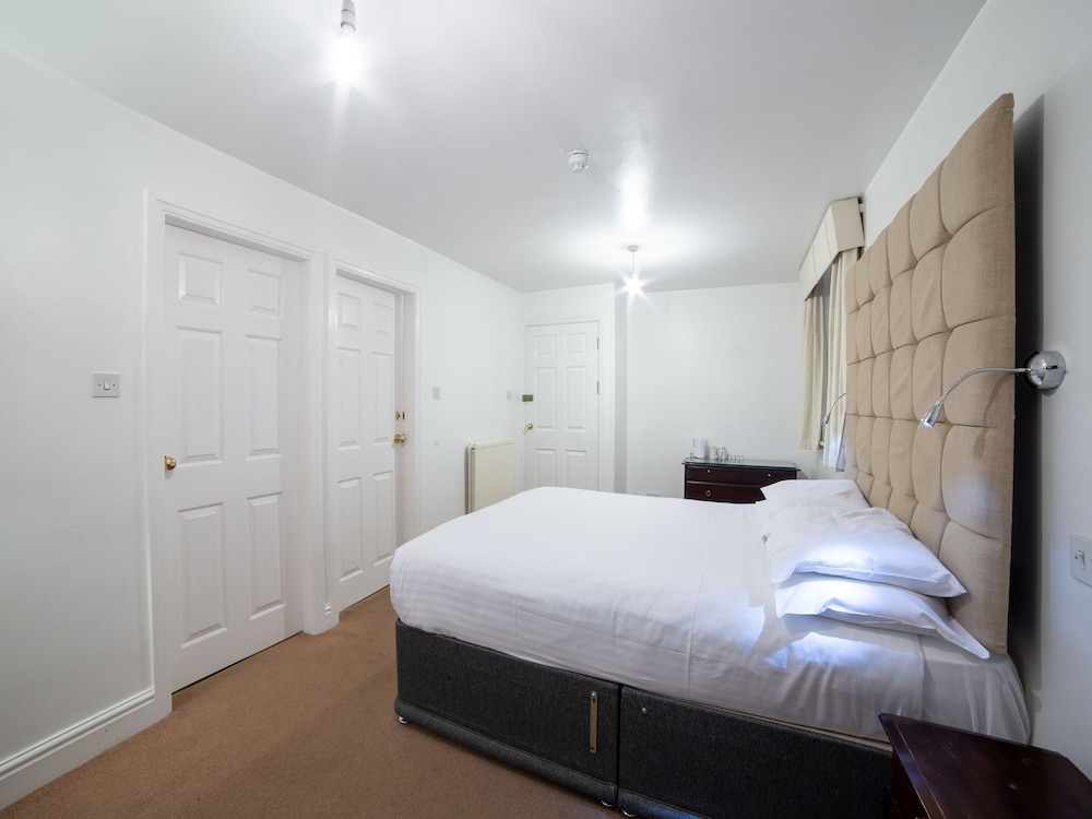 George Hotel Burslem Stoke-on-Trent 10/42