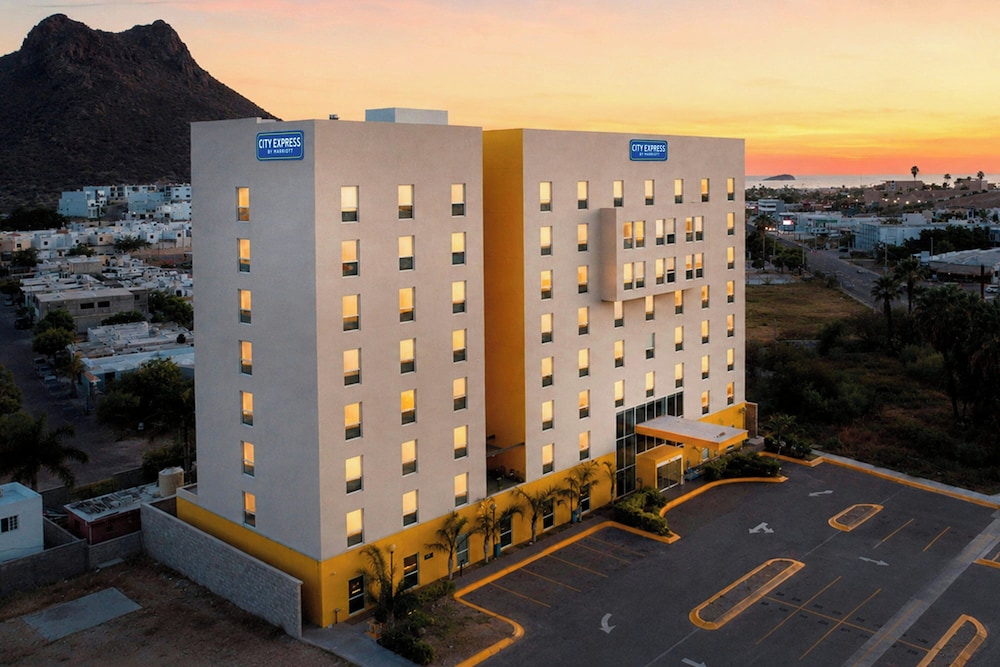 City Express by Marriott Guaymas 1/58