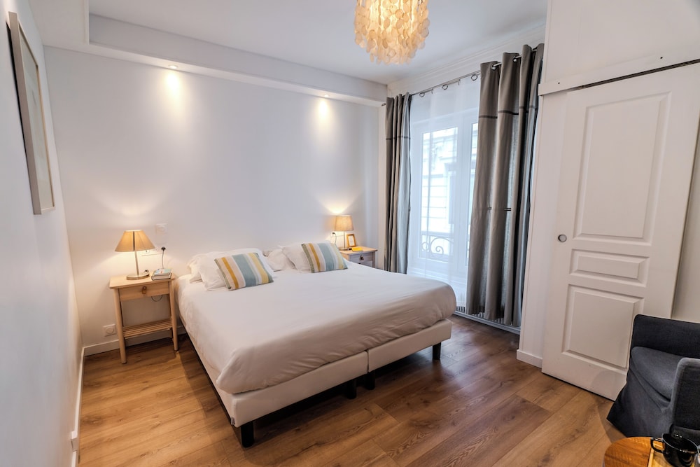 SUPERIOR, DOUBLE BED