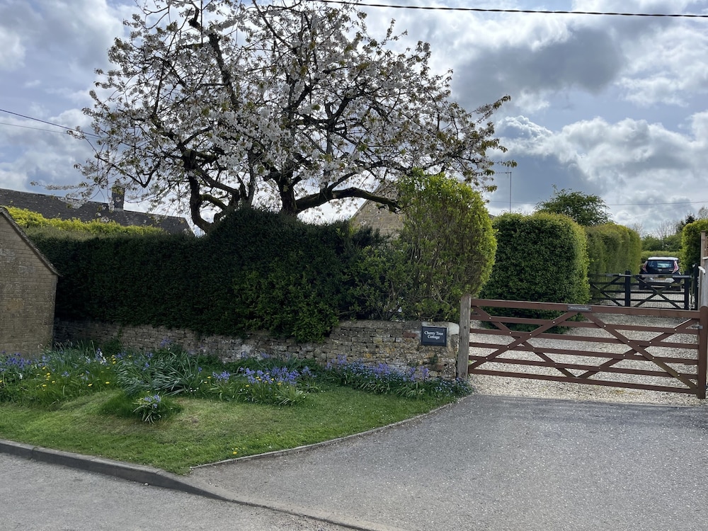 Cherry Tree Cottage 20/38