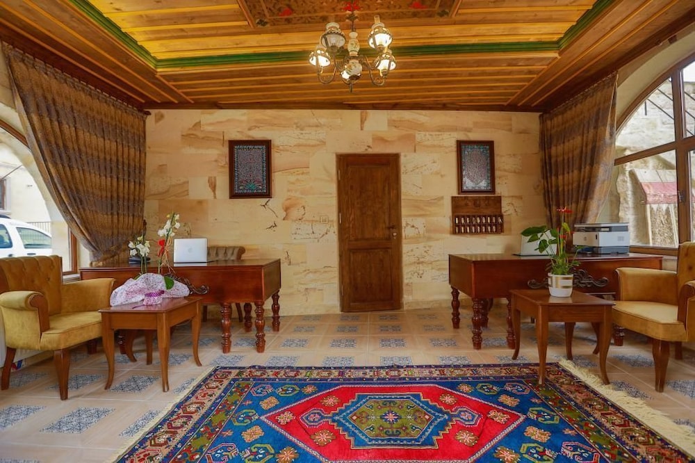 Ada Cave Suites 8/50