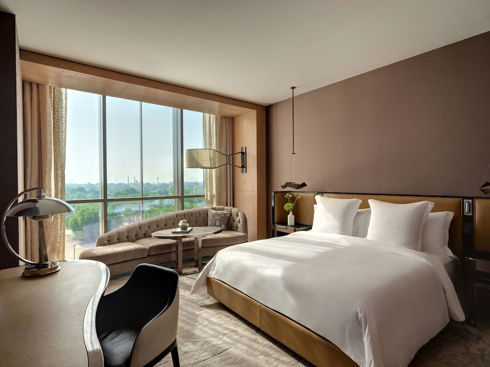 Four Seasons Hotel Dubai International Financial Centre 20/86