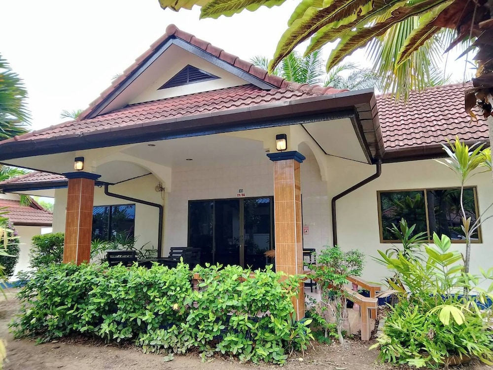 Naya Bungalow 5/65