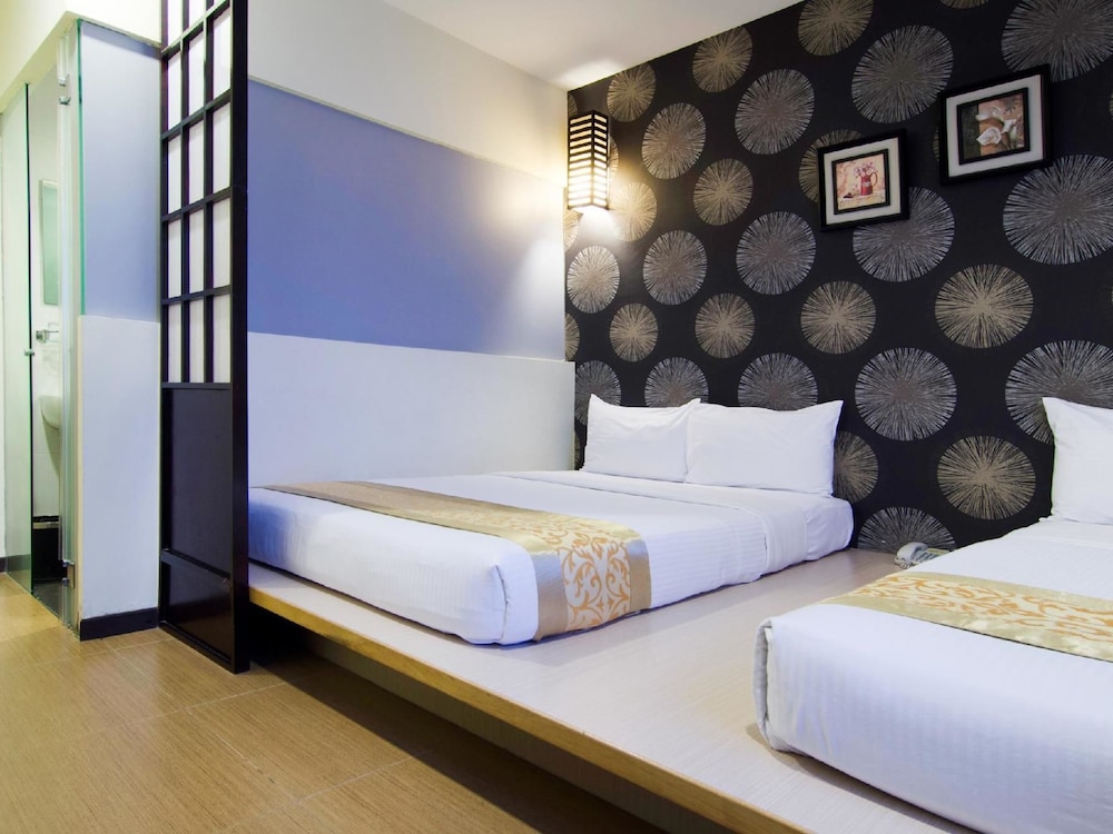 8 Days Boutique Hotel Mount Austin 31/57