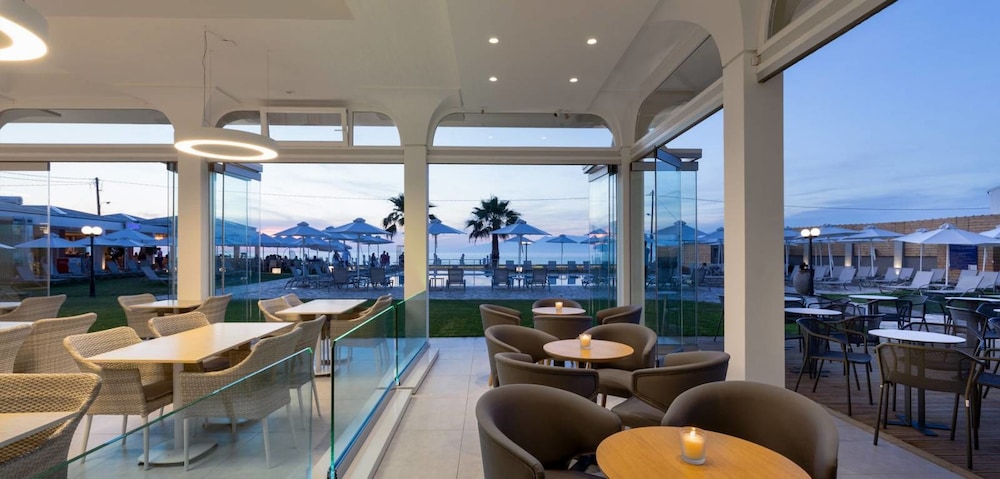 Acharavi Beach Hotel 68/84