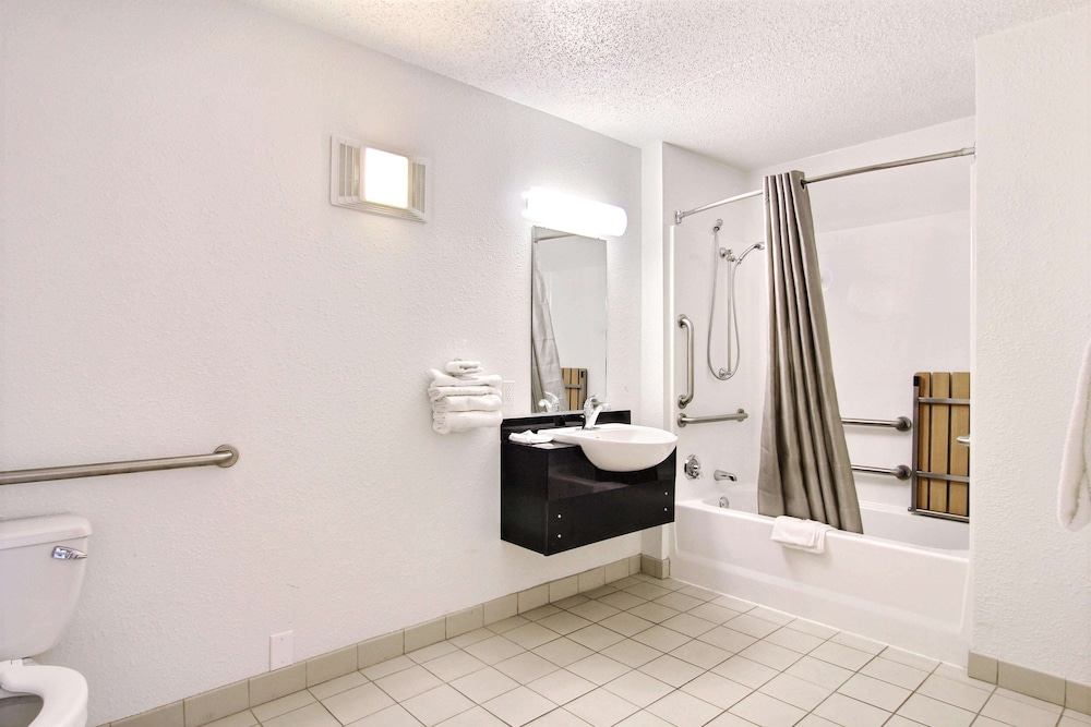 Motel6 Middleburg Heights, OH - Cleveland 48/49