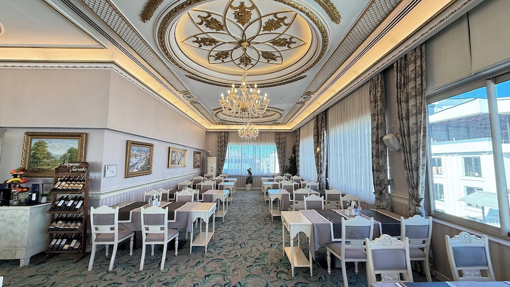 Demir Hotel 28/44