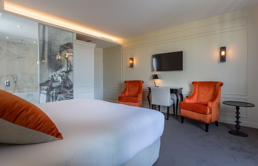 HOTEL LA COMTESSE 16/59