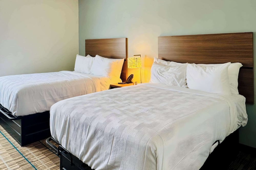 Efficiency, 2 Double Beds