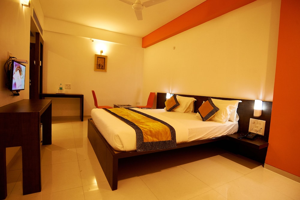 DELUXE, DOUBLE BED