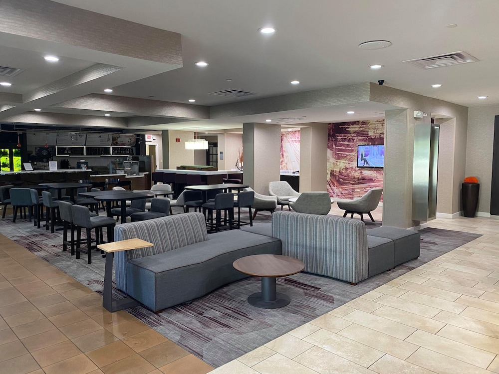 Courtyard Newport News Yorktown 18/24