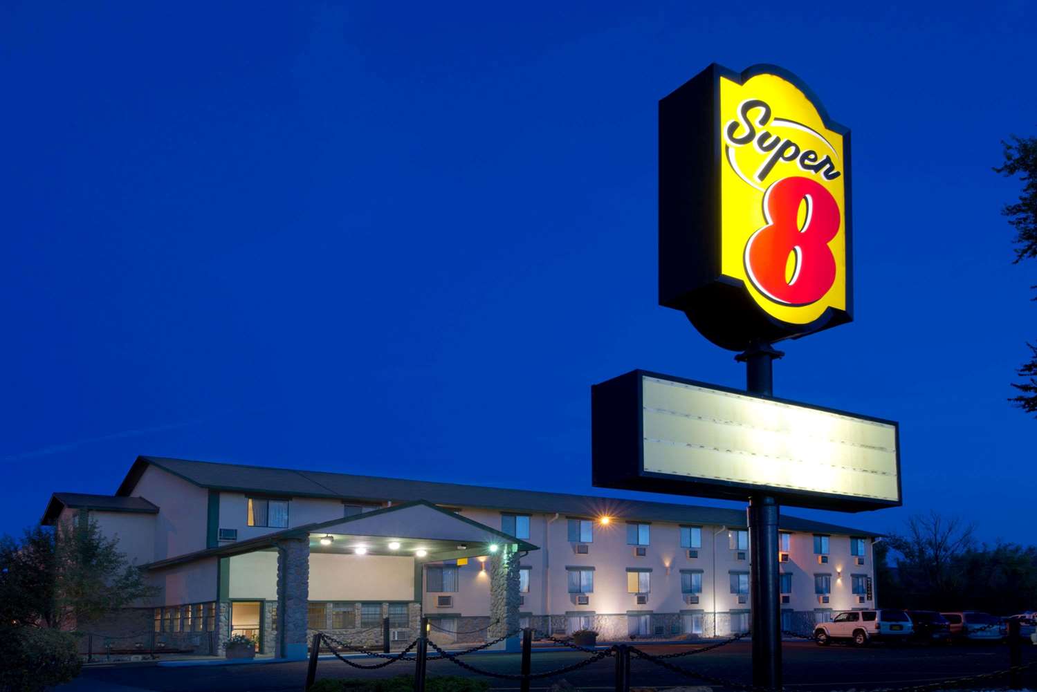 Super 8 by Wyndham Cortez/Mesa Verde Area 4/22