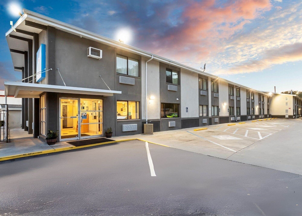 Motel6 Ogden, UT- Downtown 56/64
