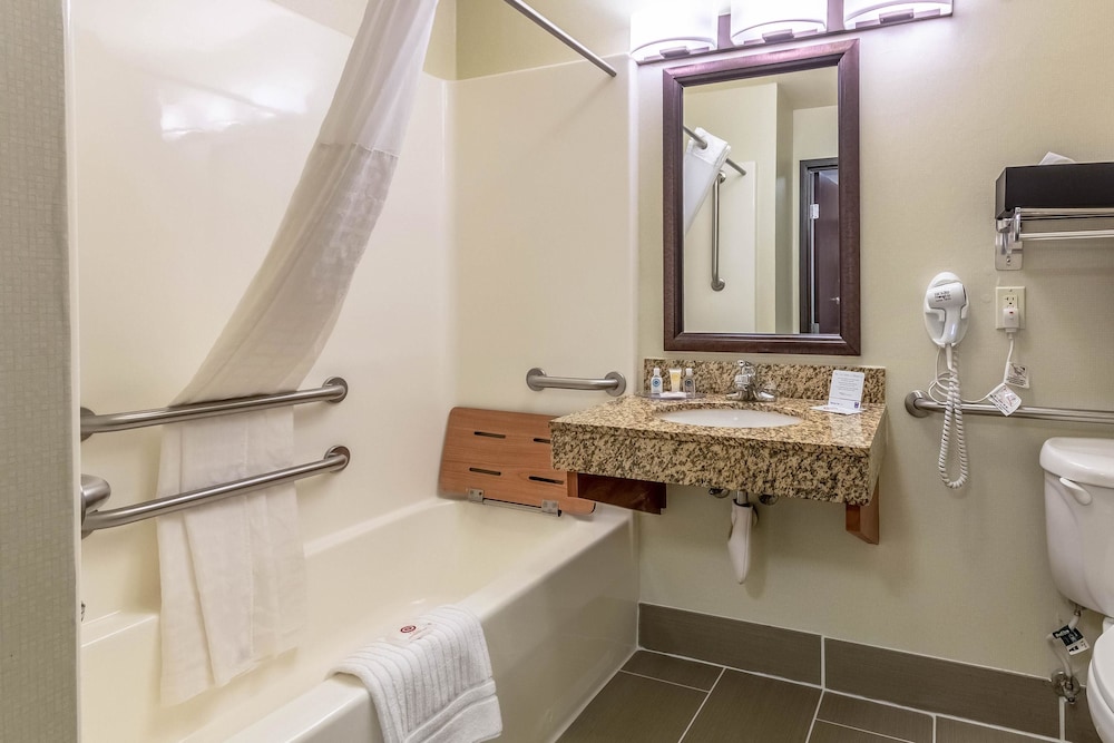 Comfort Inn & Suites Gillette near Campbell Medical Center 18/44