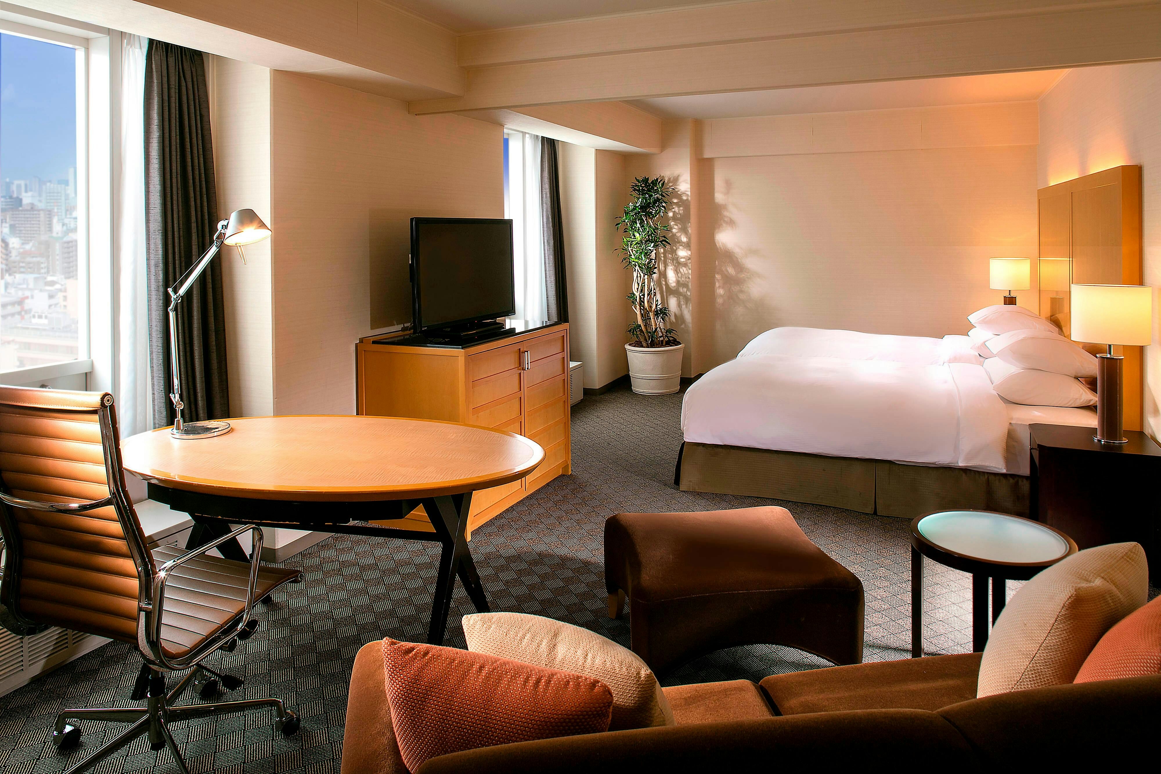 Sheraton Miyako 49/80