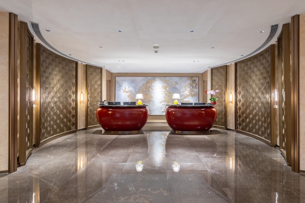 Landmark International Hotel 8/49