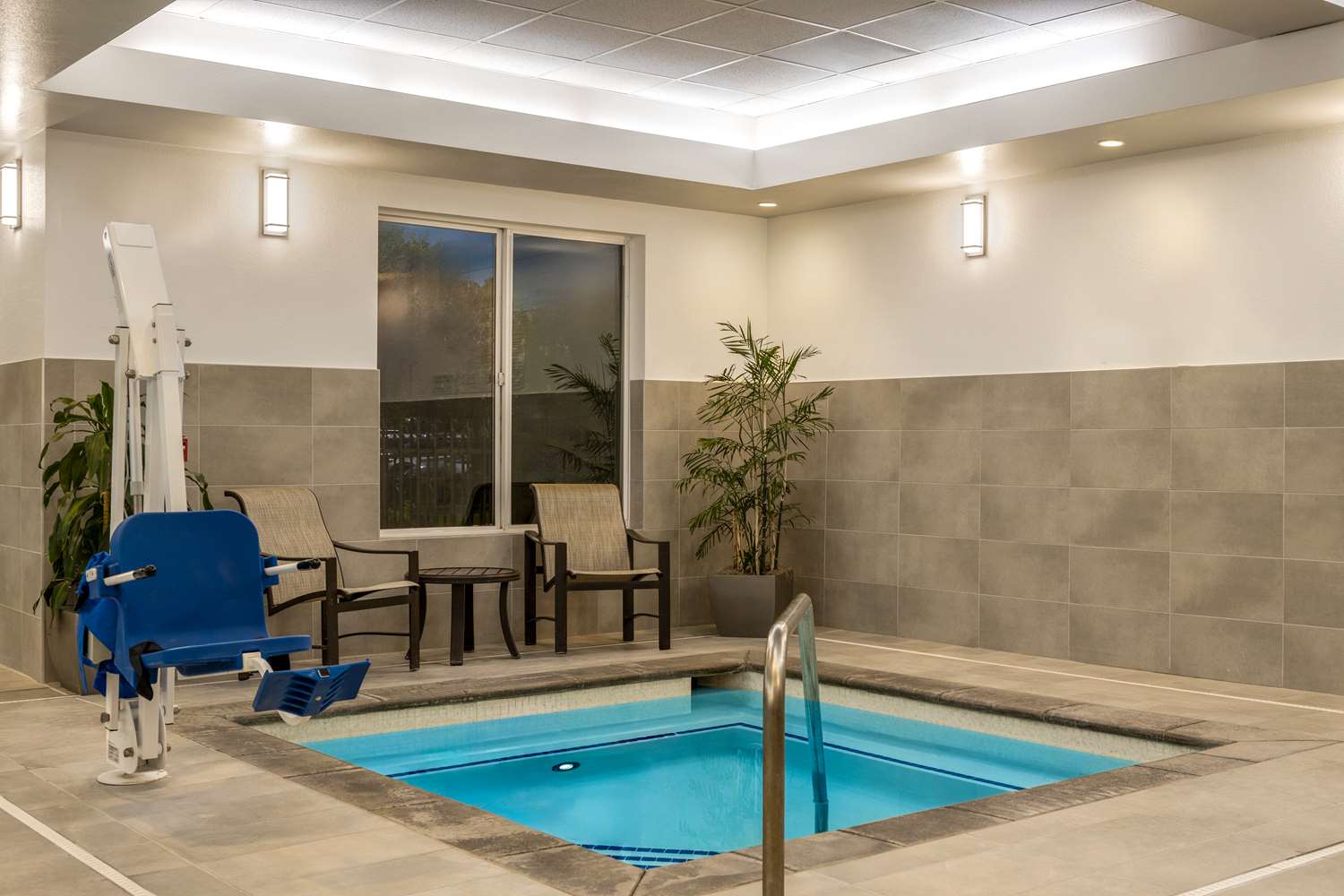 swimming pool spa
