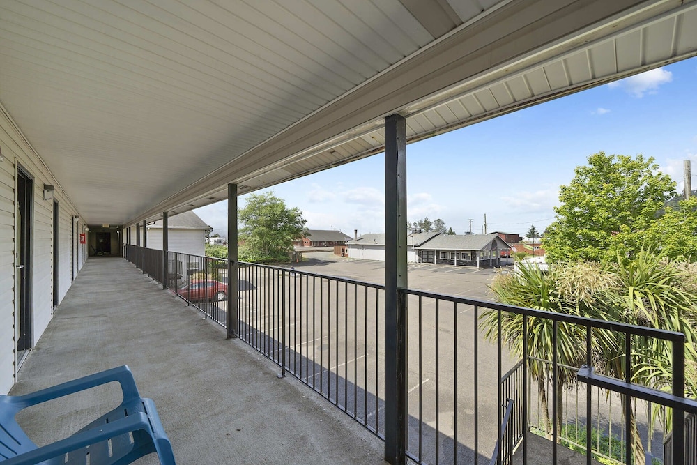 Econo Lodge 45/59
