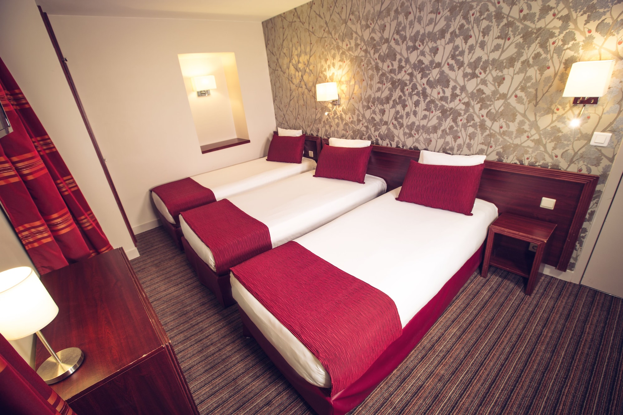 ROOM, TRIPLE