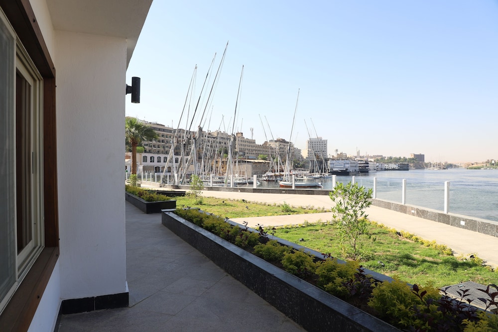 Obelisk Nile Hotel Aswan 71/75