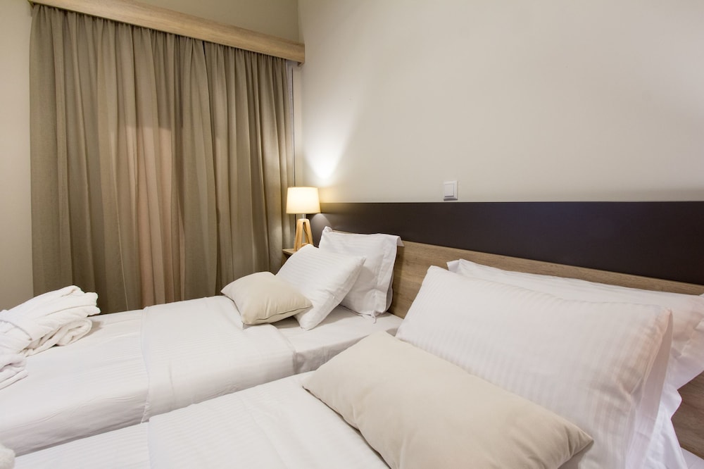 Hotel @ Syngrou Fix 15/50