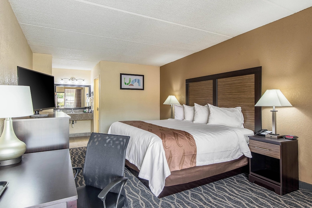 Quality Inn Forest City, NC 27/59
