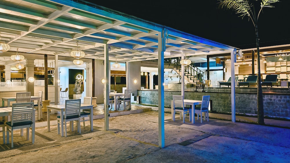 The Trawangan Resort 50/77