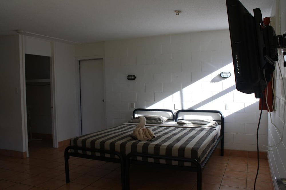 Nomads Airlie Beach - Adults Only 24/66
