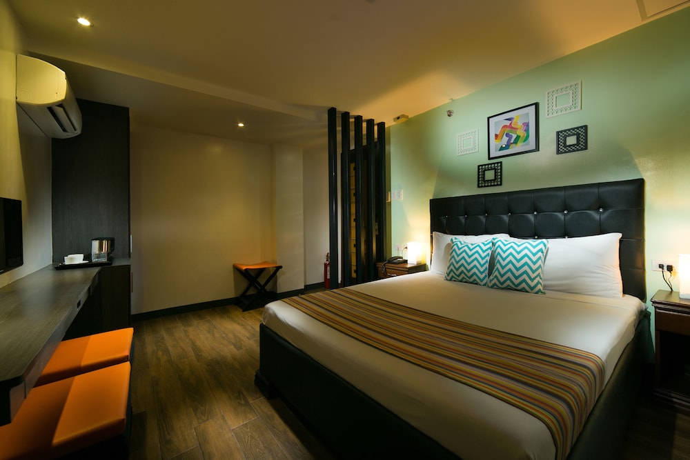 950 Condotel 17/58
