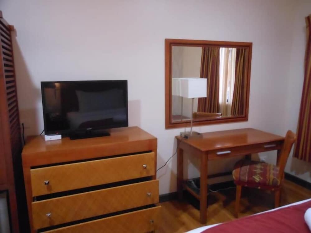 Royal Suites Condotel 16/18