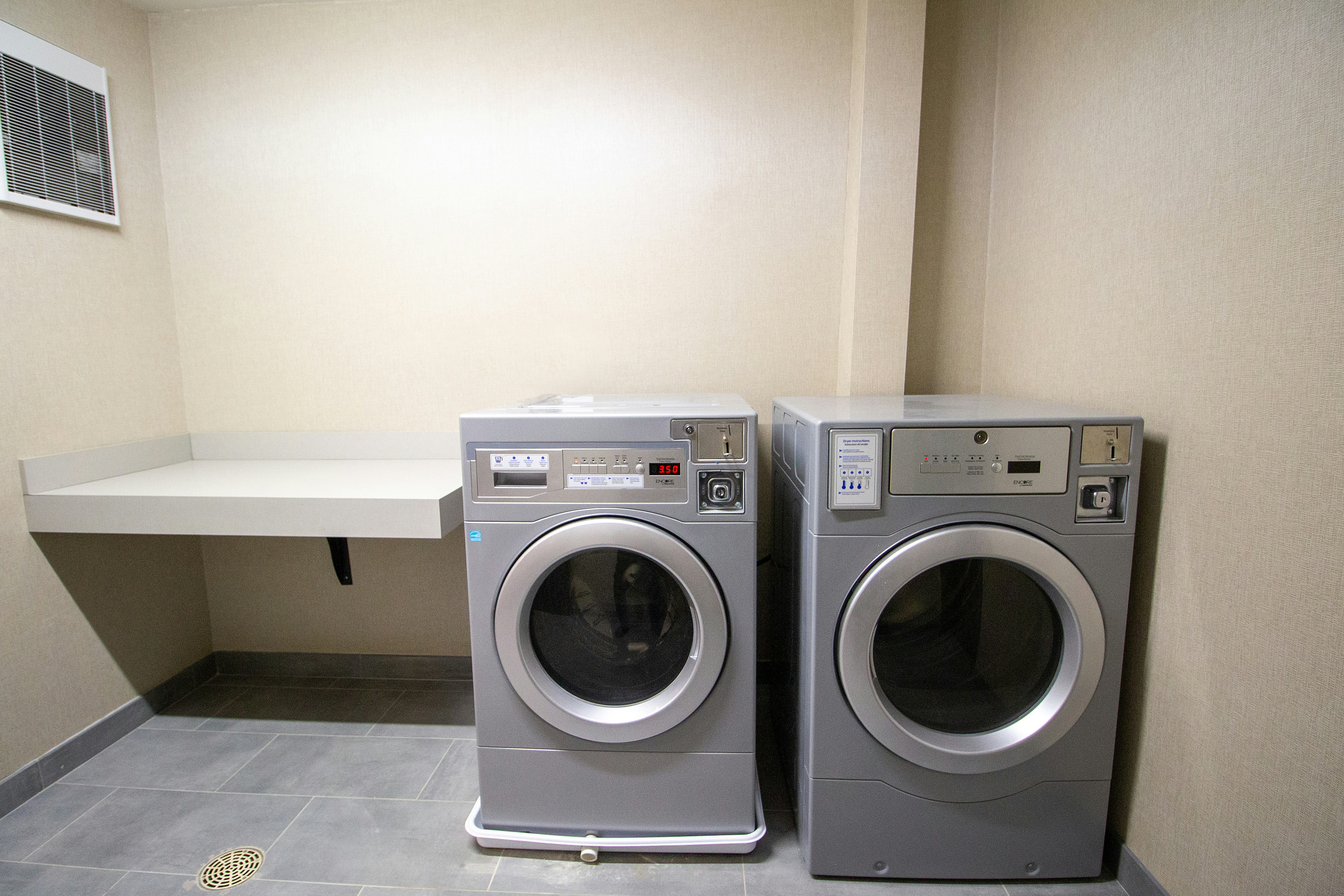Hampton Inn Suites North Attleboro 7/34