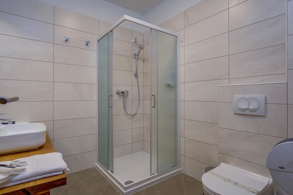 HOTEL MANORA 33/76