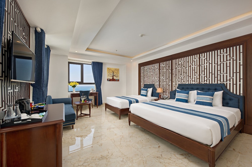 Ocean, Family, Studio, 1 King and 1 Single Beds