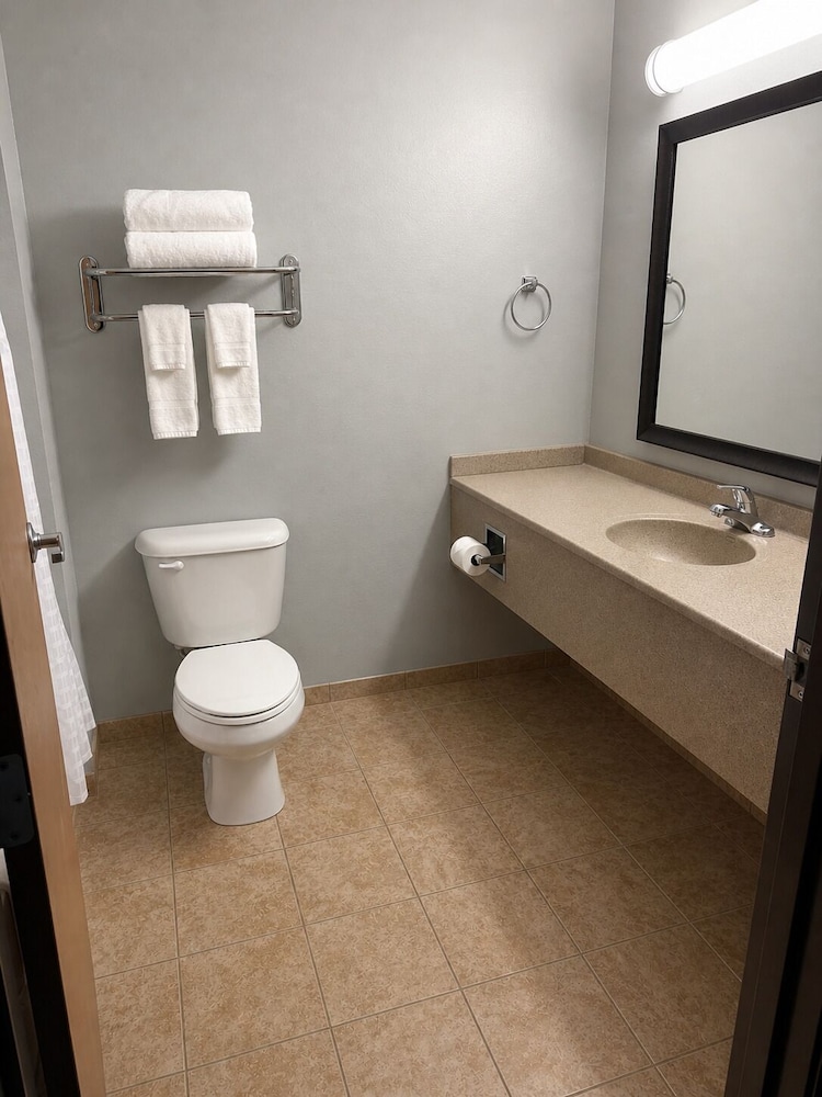 GrandStay Hotel & Suites Parkers Prairie 47/50