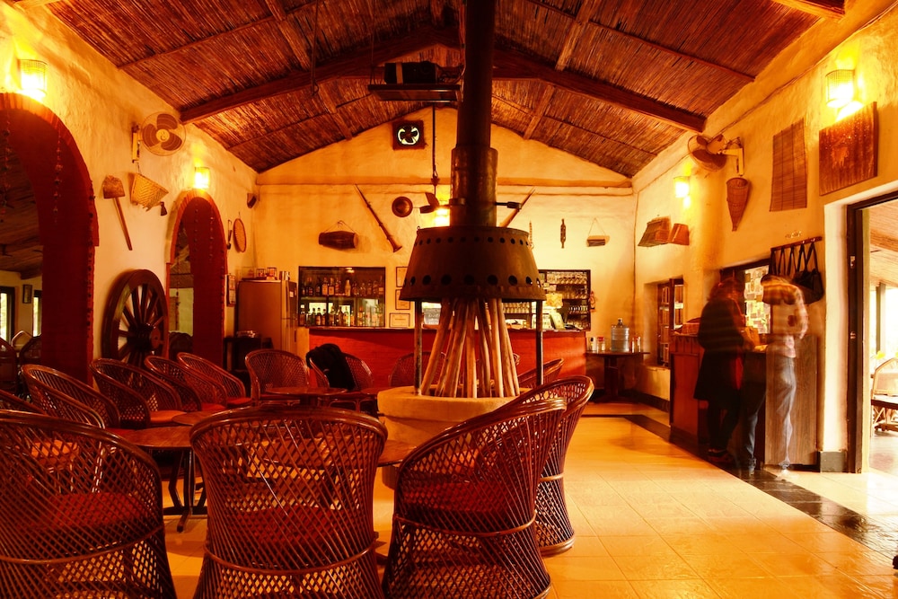 SAFARI NARAYANI LODGE 5/16