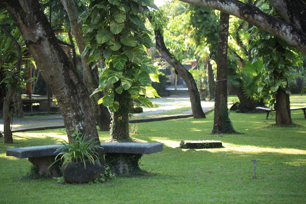 MATAHARI BUNGALOW 52/66