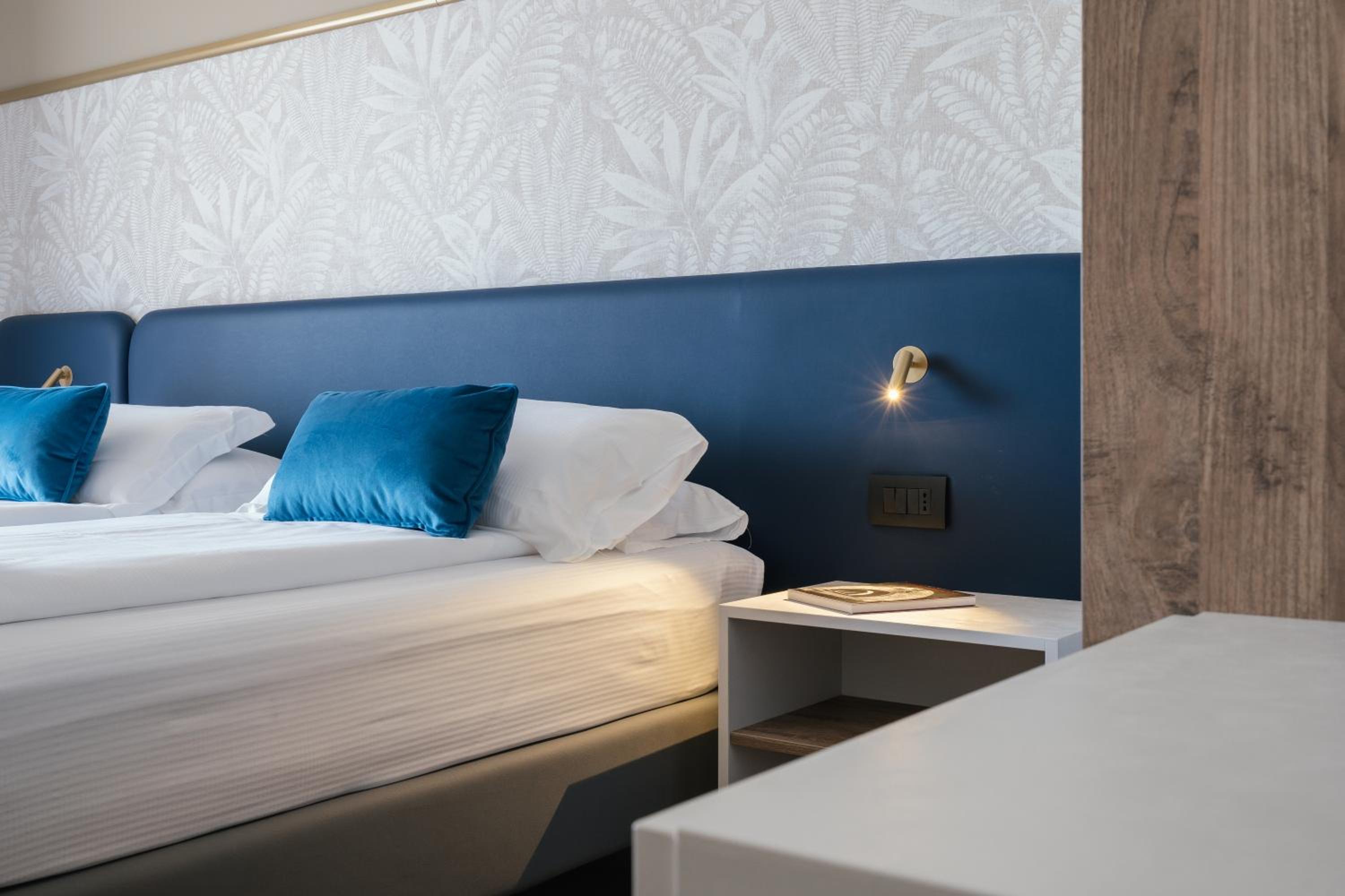 غرفة سوبيريور بسرير مزدوج بإطلالة على الحديقة، Hotel Du Lac 7/10