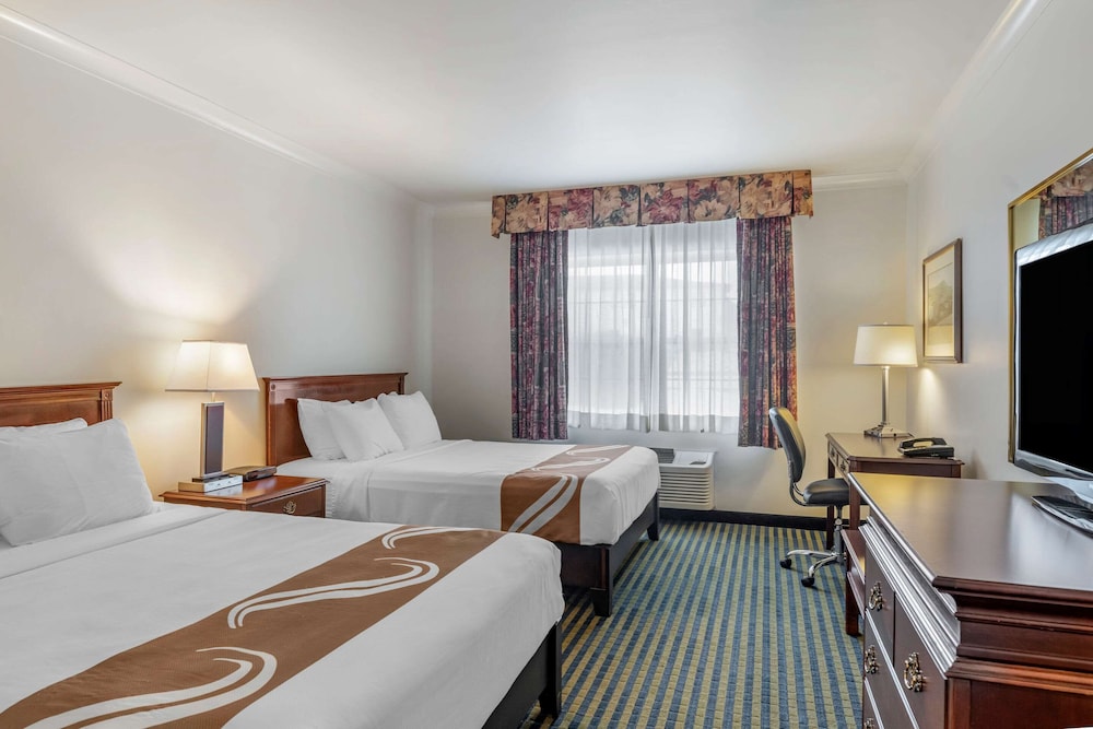 Quality Inn & Suites Garden Of The Gulf 12/46