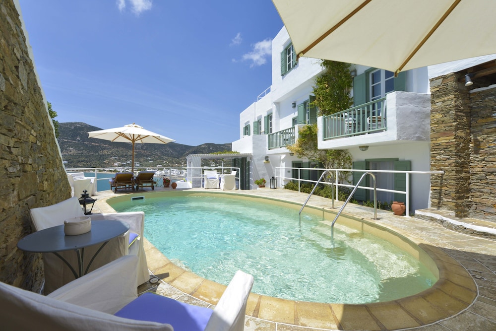Niriedes Hotel 67/72