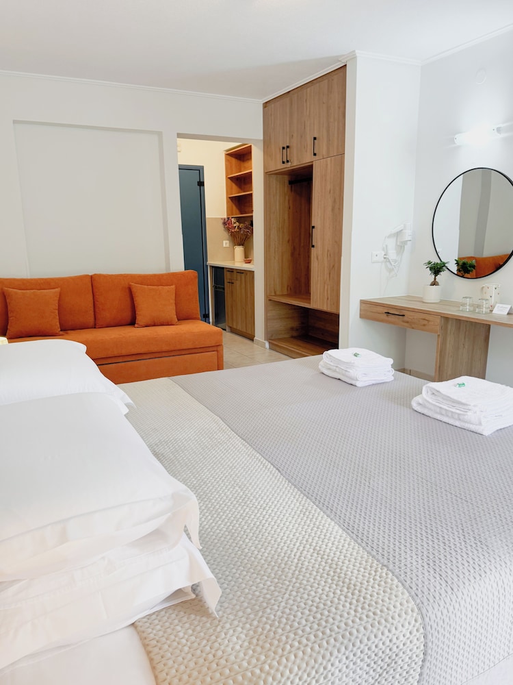 Emporios Bay Hotel 37/64
