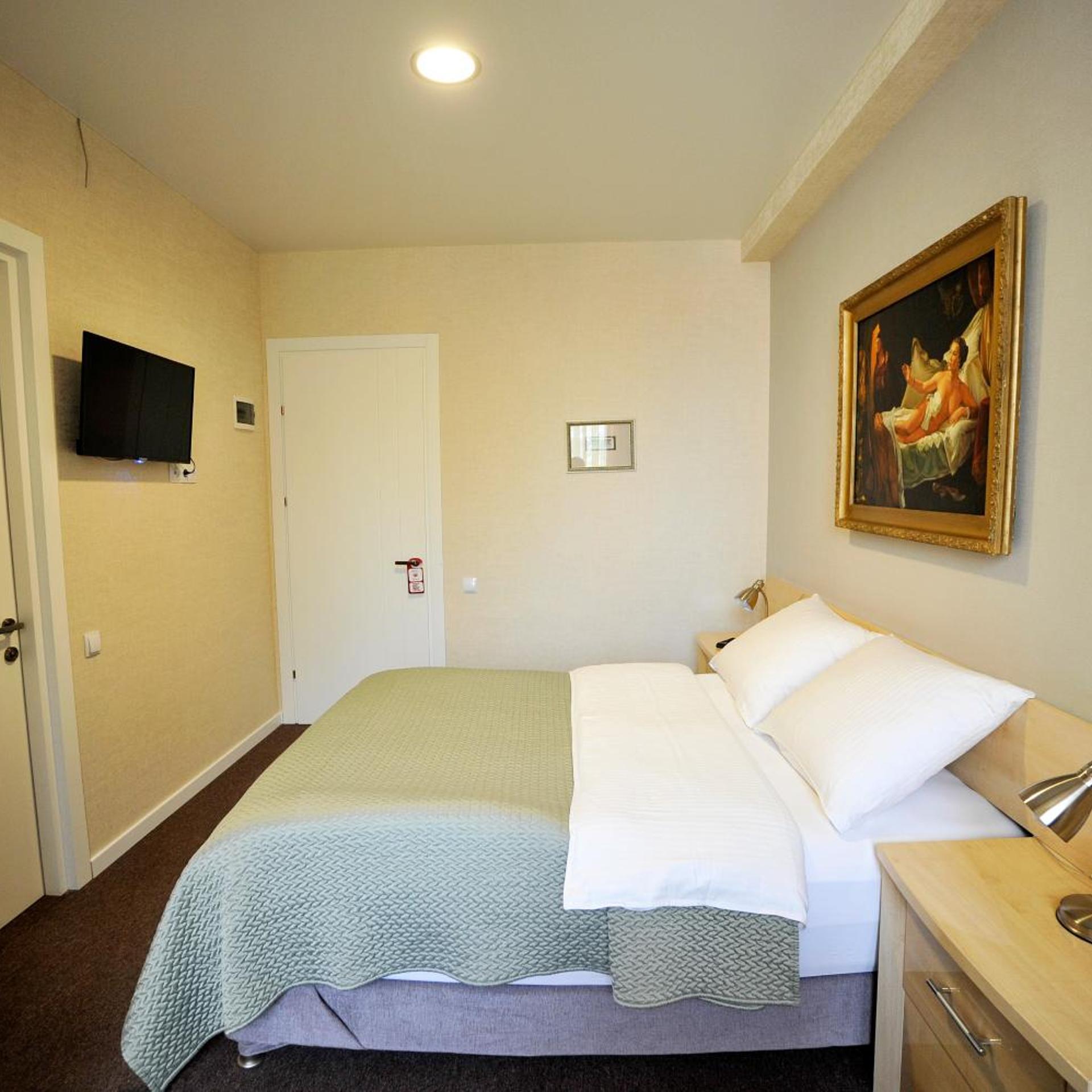 ZP HOTEL 9/45