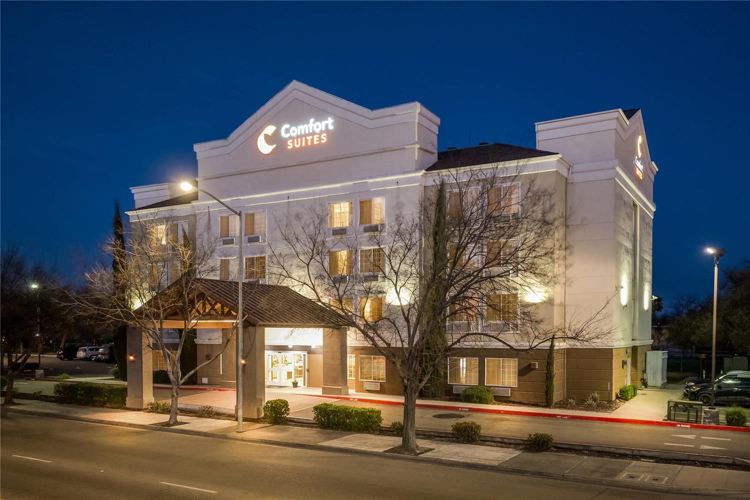 Comfort Suites Clovis - Fresno in CLOVIS - CA