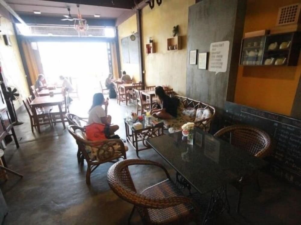 Sri Trang Hotel 22/25