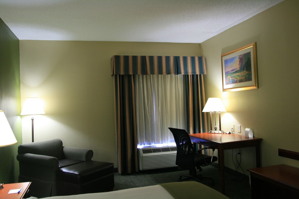 Holiday Inn Express Hotel And Suites Grenada 35/51