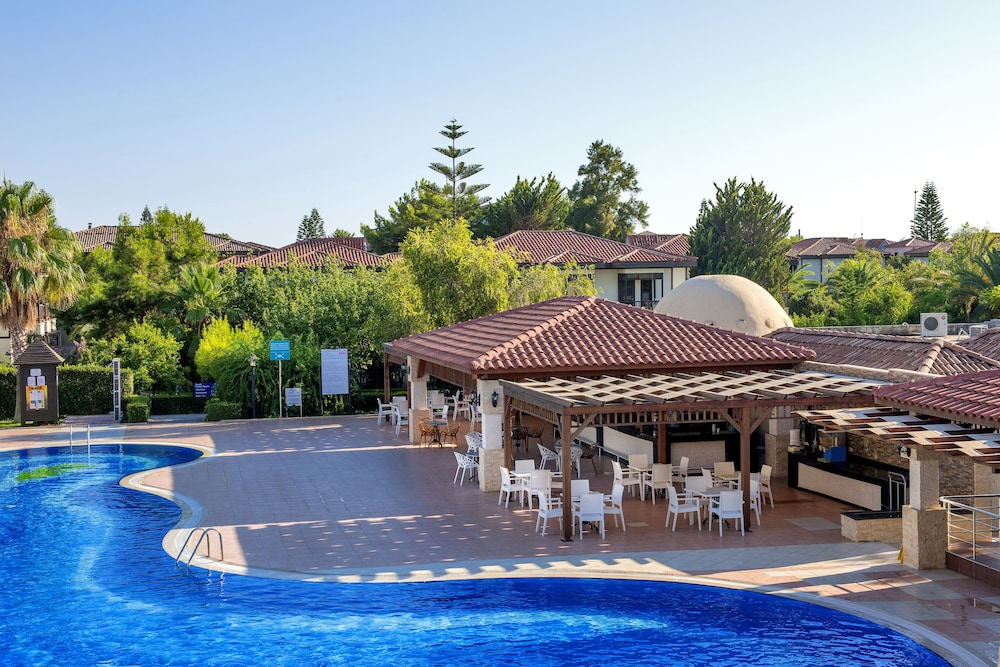 Club Hotel Nena 36/39
