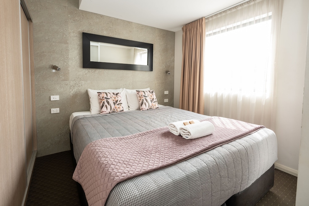 2 BEDROOMS, CONNECTING, APARTMENT
