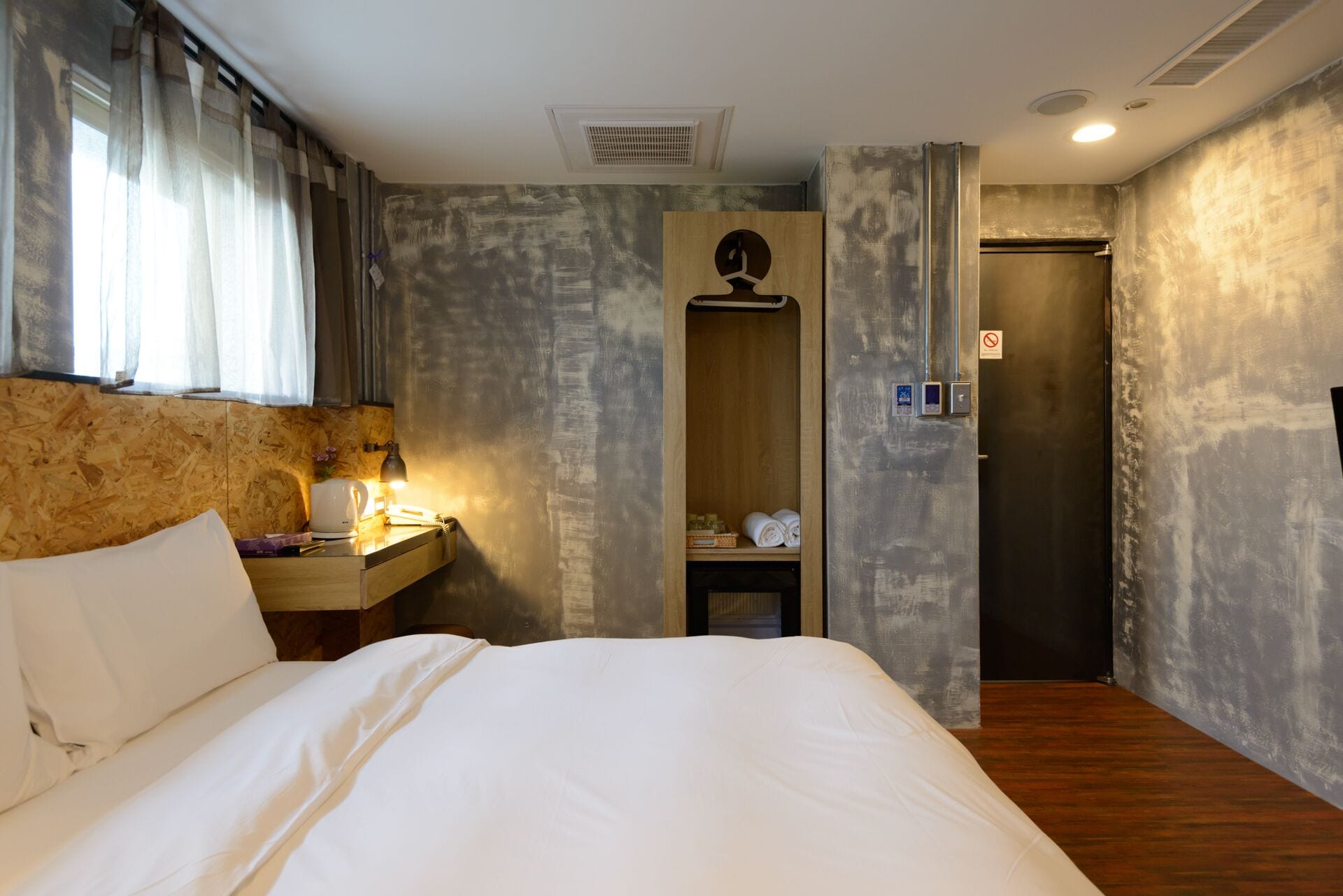 DELUXE, DOUBLE BED, PRIVATE BATHROOM