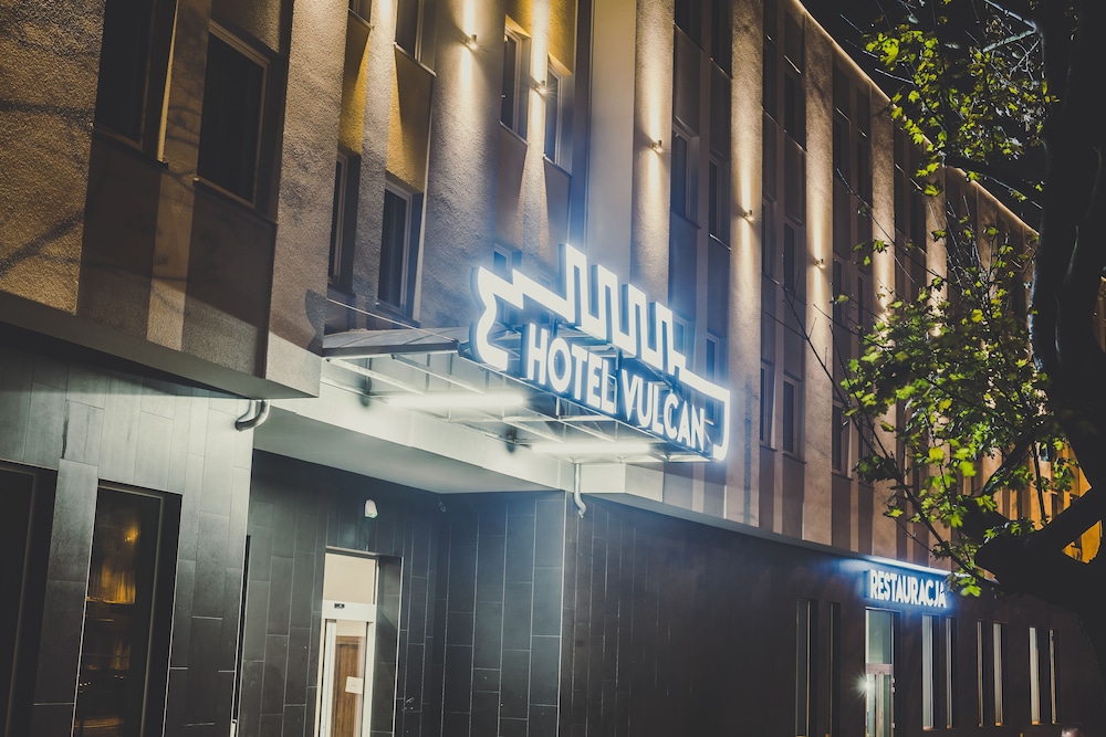 Vulcan Hotel 24/38