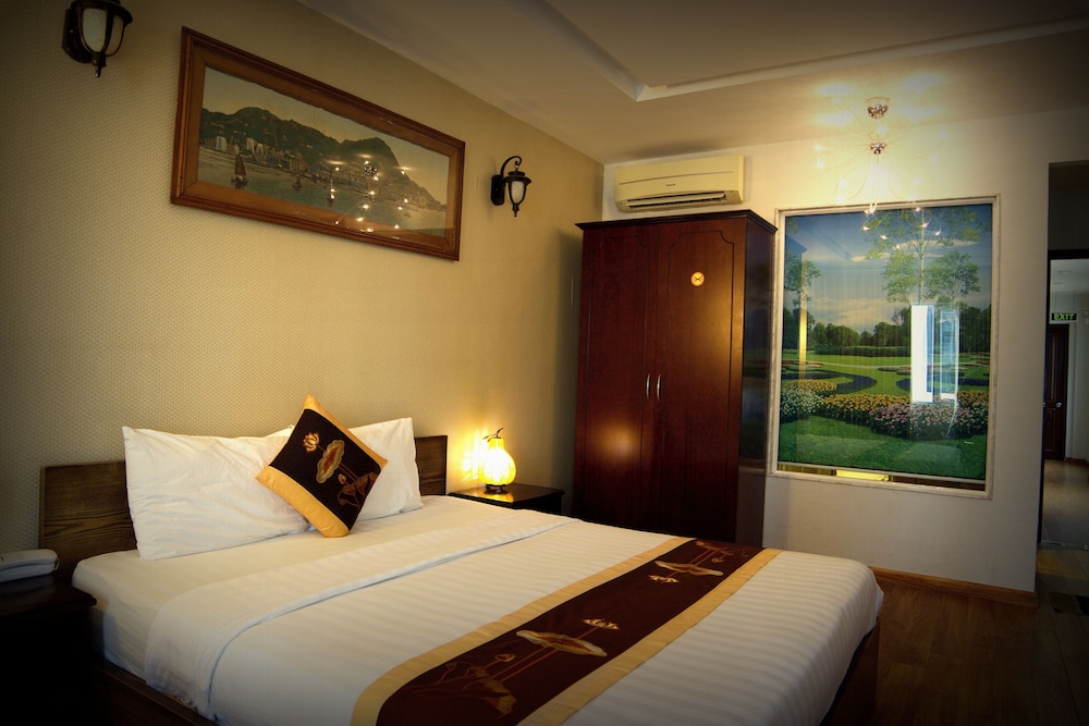 DELUXE, DOUBLE BED, CITY VIEW, BALCONY