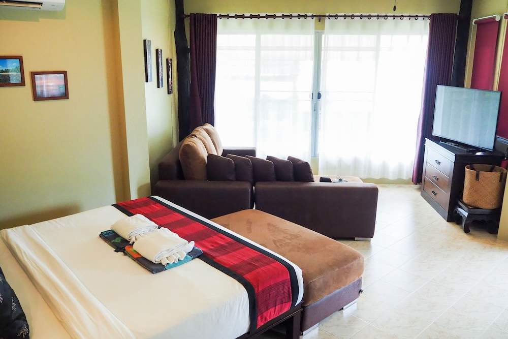 Lanta Castaway Beach Resort 18/50